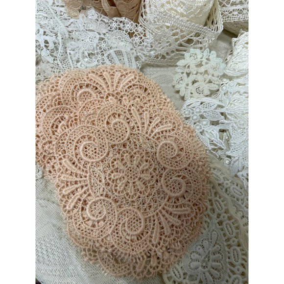 Lot Assorted Vintage Lace Trim Ribbon Fabric Craft Sewing Appliqués Doilies - Picture 5 of 8